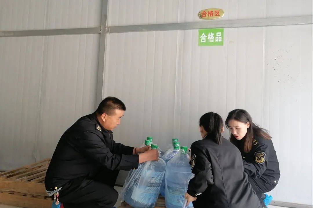 岷縣市場監(jiān)督管理局開展桶裝水生產(chǎn)企業(yè)專項檢查:桶裝水